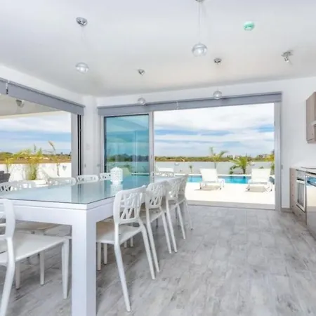 Villa Tzialli Ayia Napa